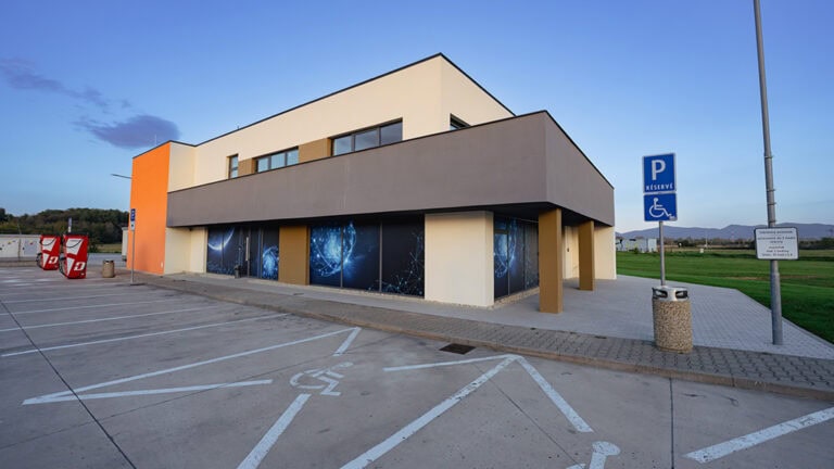 Excelclub-chocholna-budova