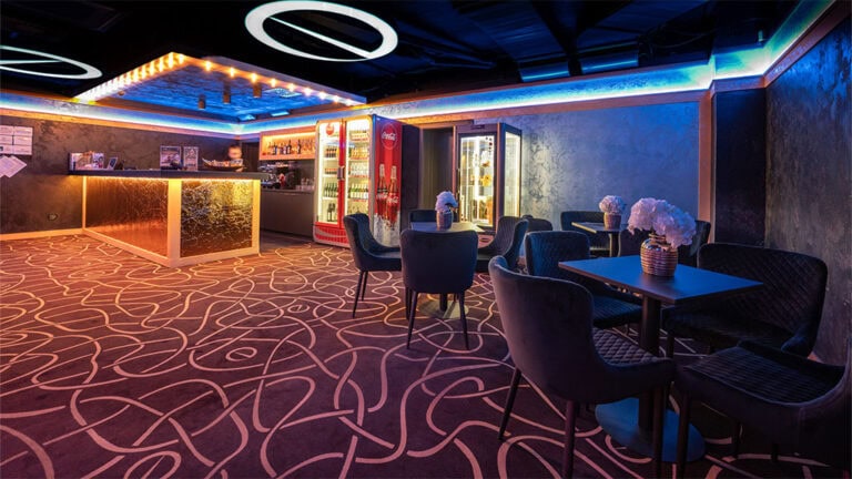 Excelclub-chocholna-sedenie